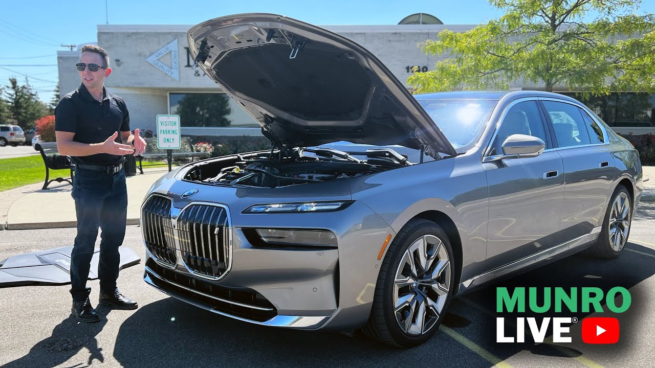 BMW i7 Open Hood